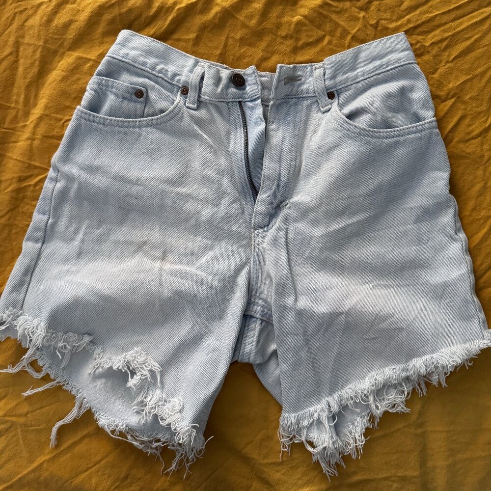 Vintage Lee Cut Off Shorts 90’s Distressed Long Loose Denim High Waisted Short